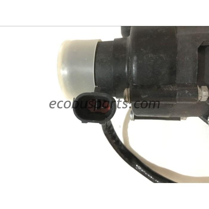 China Bus Parts Water Pump